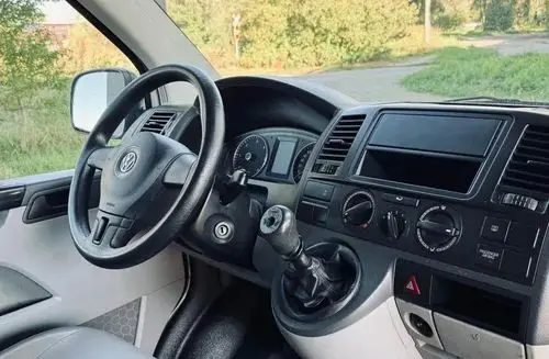 VOLKSWAGEN Transporter 