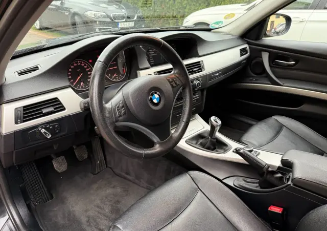 BMW Seria 3 320d Efficient Dynamics Edition