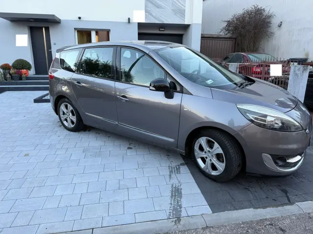RENAULT Grand Scenic Bose Edition SL TCE 130