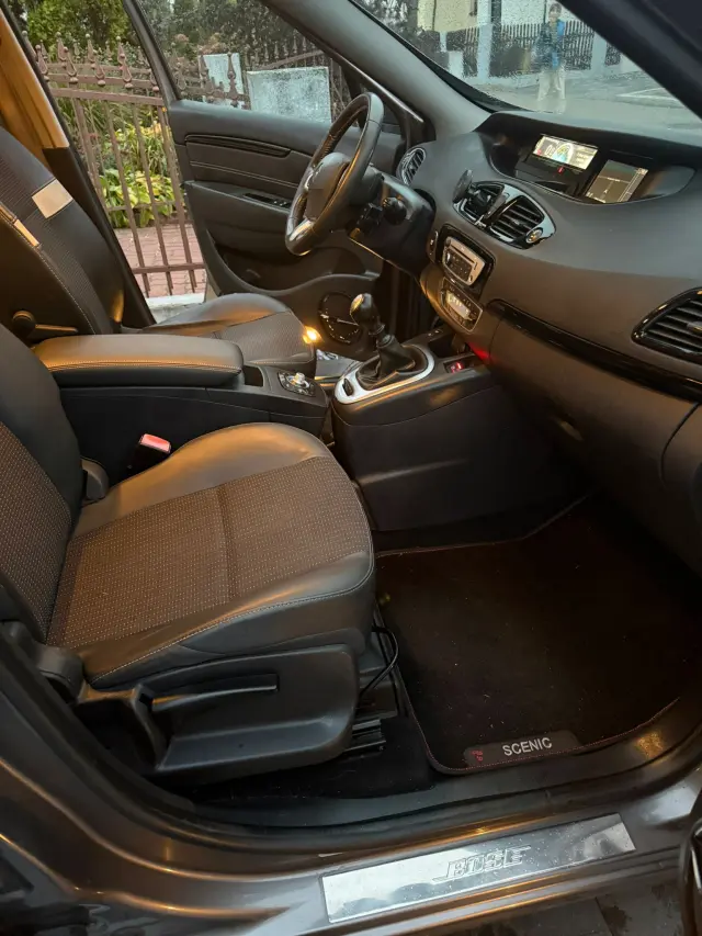 RENAULT Grand Scenic Bose Edition SL TCE 130