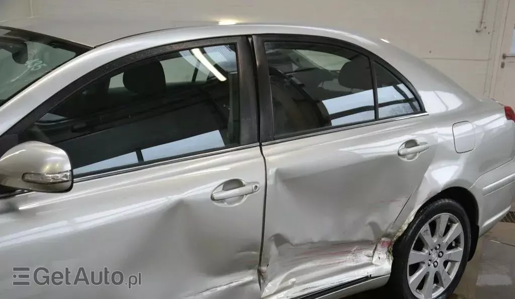 TOYOTA Avensis 