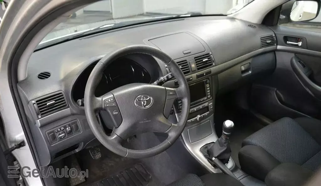TOYOTA Avensis 