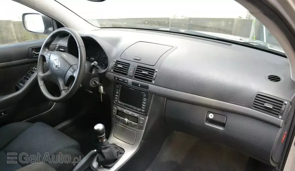 TOYOTA Avensis 