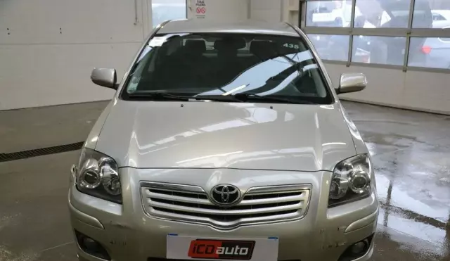 TOYOTA Avensis 