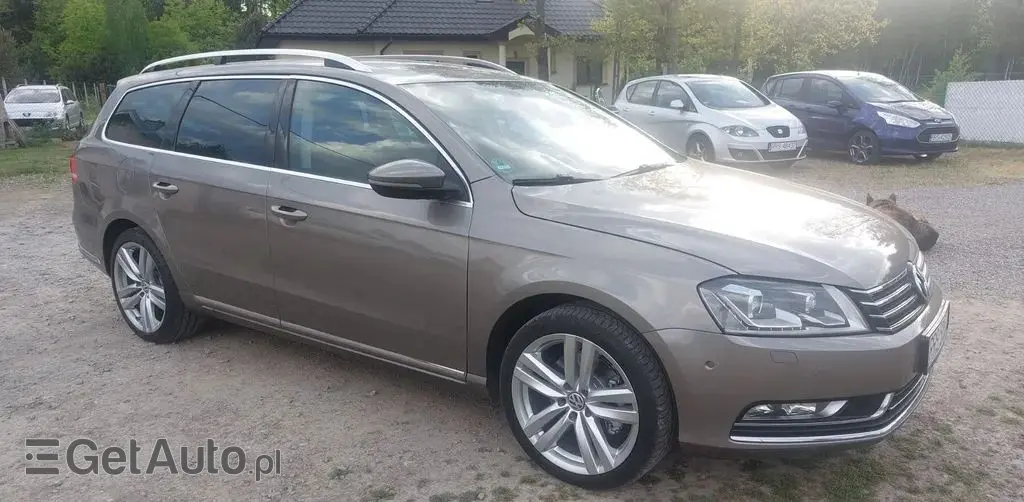 VOLKSWAGEN Passat 