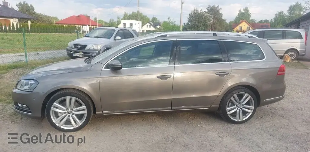 VOLKSWAGEN Passat 