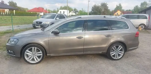 VOLKSWAGEN Passat 