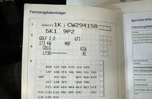 VOLKSWAGEN Golf 