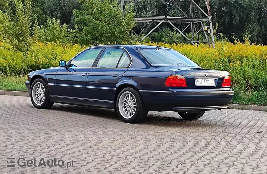 BMW Seria 7 740i (286 KM) Steptronic