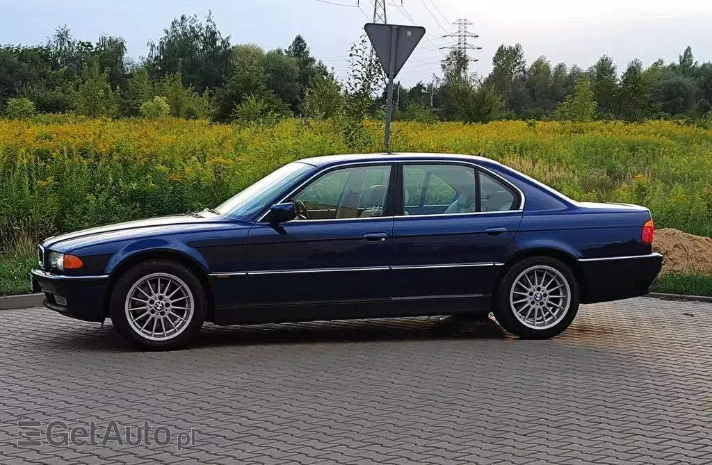 BMW Seria 7 740i (286 KM) Steptronic