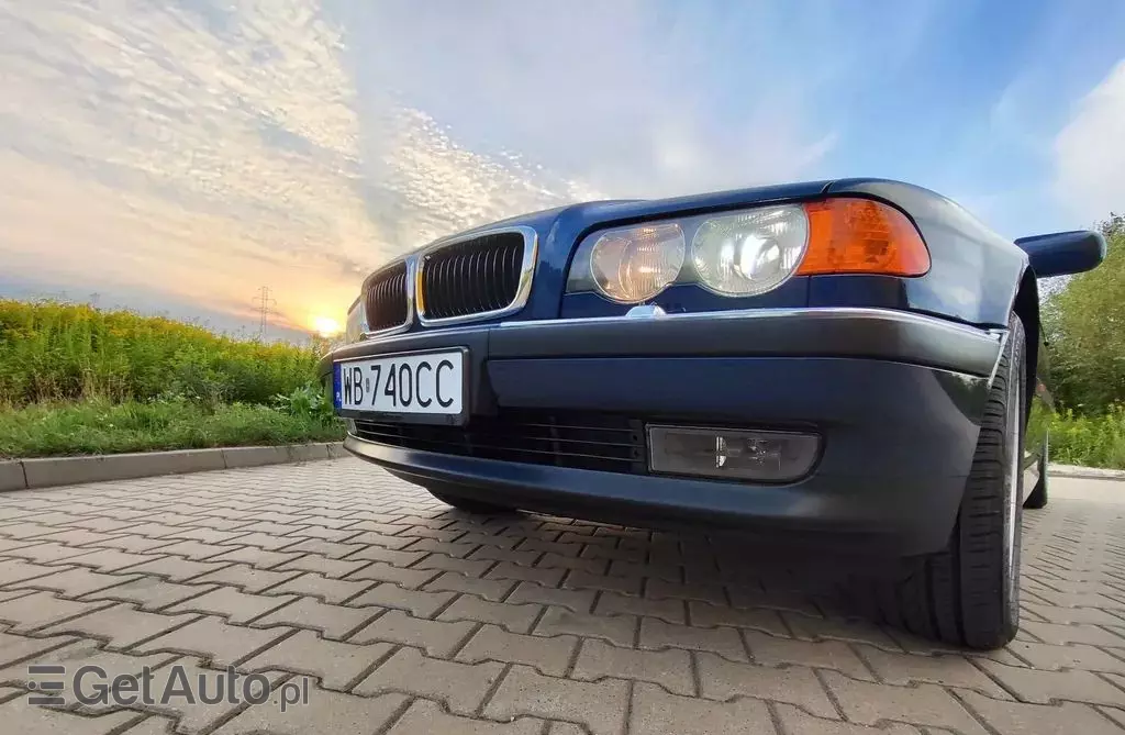 BMW Seria 7 740i (286 KM) Steptronic