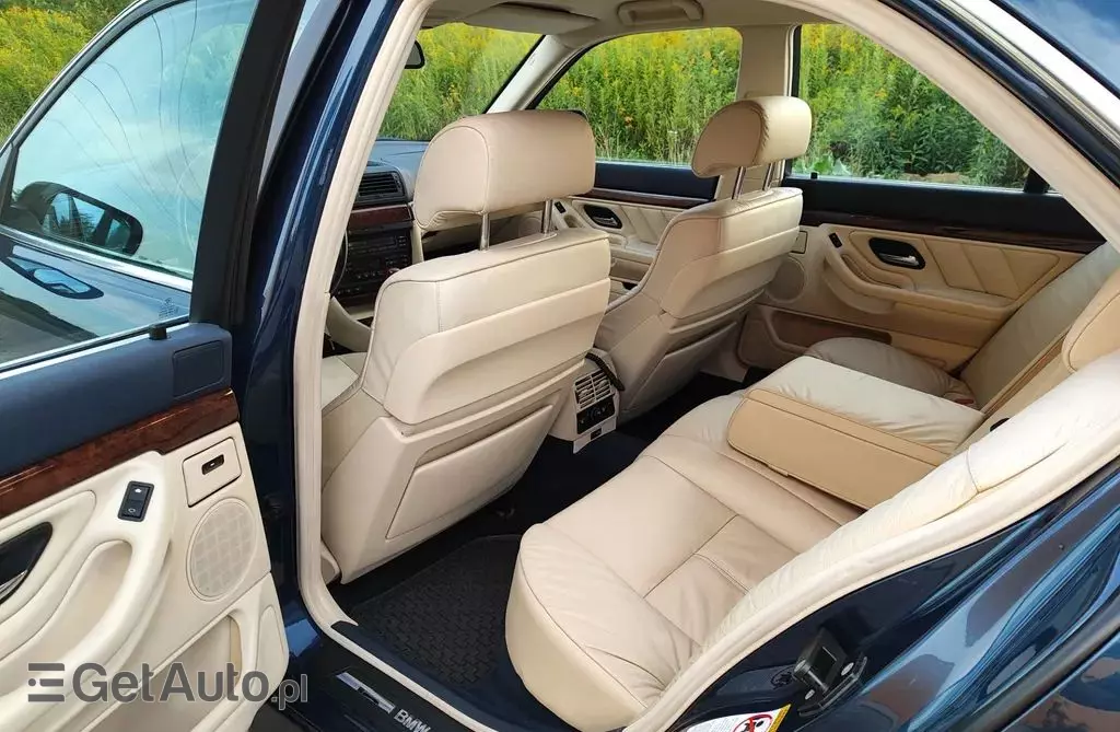 BMW Seria 7 740i (286 KM) Steptronic