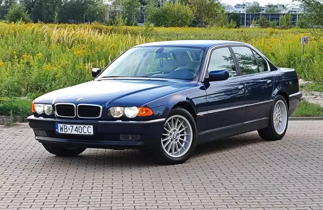 BMW Seria 7 740i (286 KM) Steptronic