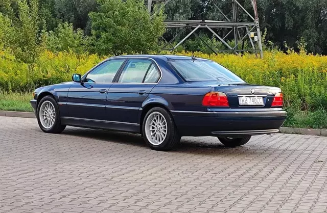 BMW Seria 7 740i (286 KM) Steptronic