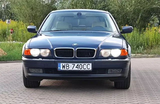 BMW Seria 7 740i (286 KM) Steptronic