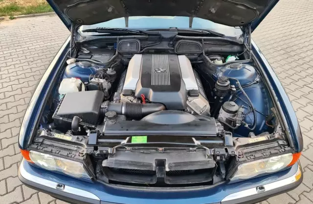 BMW Seria 7 740i (286 KM) Steptronic