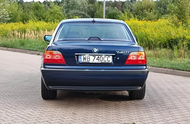 BMW Seria 7 740i (286 KM) Steptronic