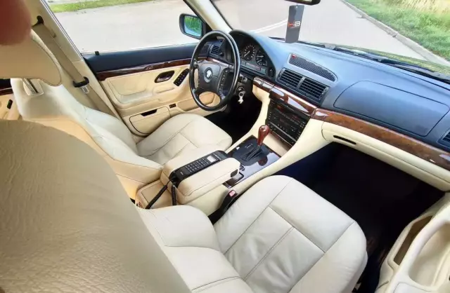 BMW Seria 7 740i (286 KM) Steptronic