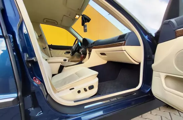 BMW Seria 7 740i (286 KM) Steptronic
