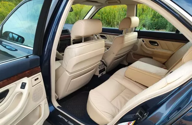 BMW Seria 7 740i (286 KM) Steptronic