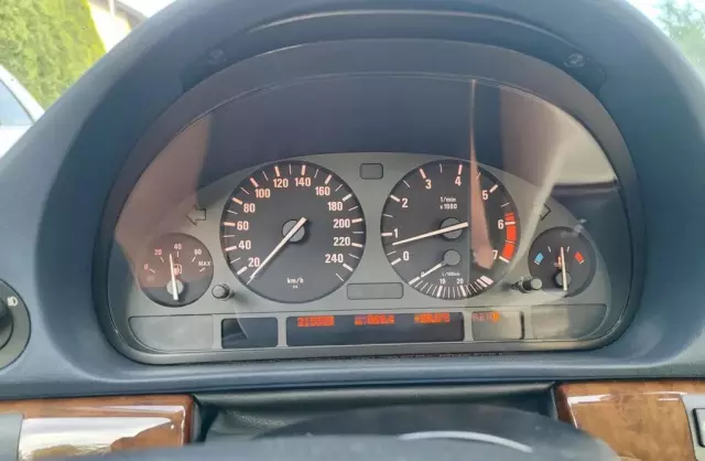 BMW Seria 7 740i (286 KM) Steptronic