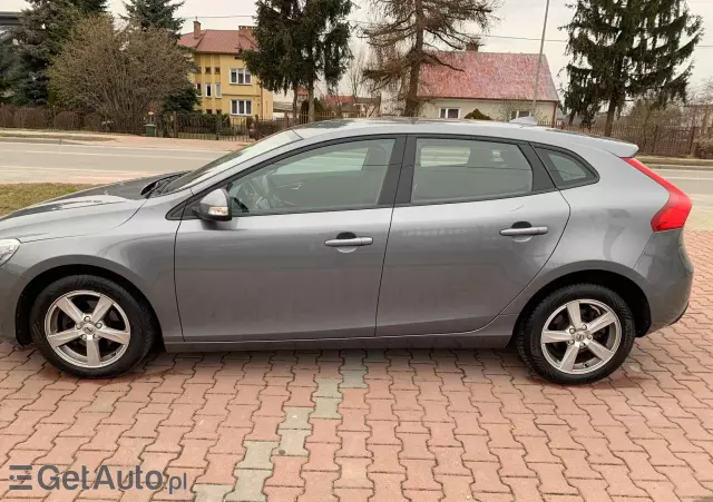 VOLVO V40 D2 Drive-E Dynamic Edition