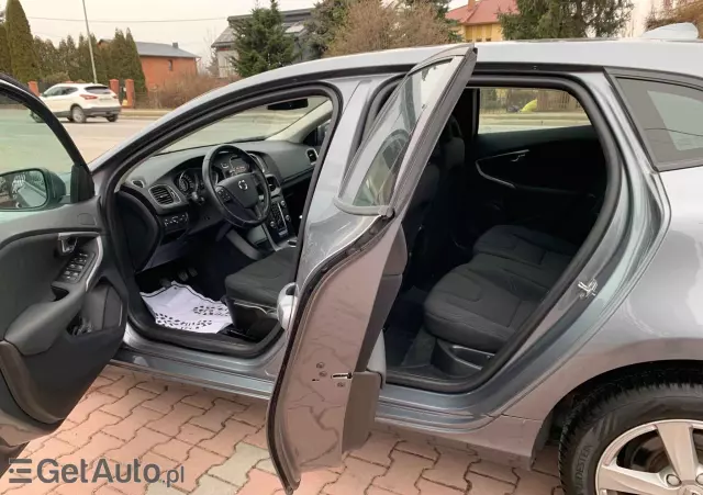 VOLVO V40 D2 Drive-E Dynamic Edition