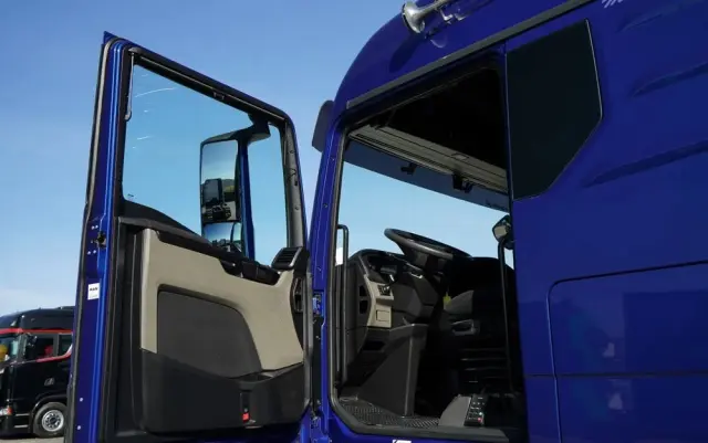 MAN TGX 18.510 / GM / HYDRAULIKA / RETARDER / CAŁY NAPODUSZKACH / NAVI / OPONY 100 % 