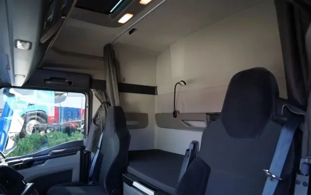 MAN TGX 18.510 / GM / HYDRAULIKA / RETARDER / CAŁY NAPODUSZKACH / NAVI / OPONY 100 % 