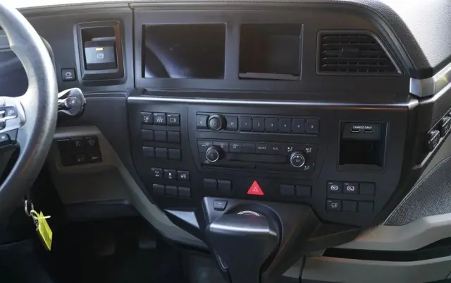 MAN TGX 18.510 / GM / HYDRAULIKA / RETARDER / CAŁY NAPODUSZKACH / NAVI / OPONY 100 % 