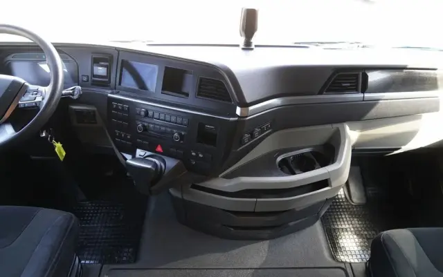 MAN TGX 18.510 / GM / HYDRAULIKA / RETARDER / CAŁY NAPODUSZKACH / NAVI / OPONY 100 % 