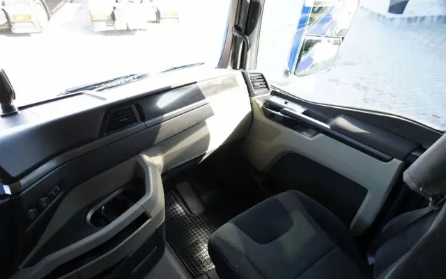 MAN TGX 18.510 / GM / HYDRAULIKA / RETARDER / CAŁY NAPODUSZKACH / NAVI / OPONY 100 % 
