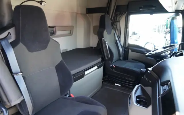 MAN TGX 18.510 / GM / HYDRAULIKA / RETARDER / CAŁY NAPODUSZKACH / NAVI / OPONY 100 % 