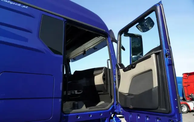 MAN TGX 18.510 / GM / HYDRAULIKA / RETARDER / CAŁY NAPODUSZKACH / NAVI / OPONY 100 % 