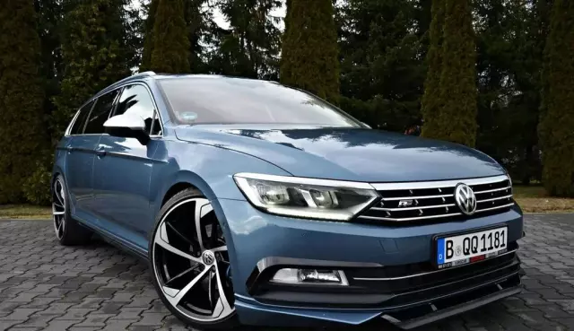 VOLKSWAGEN Passat 