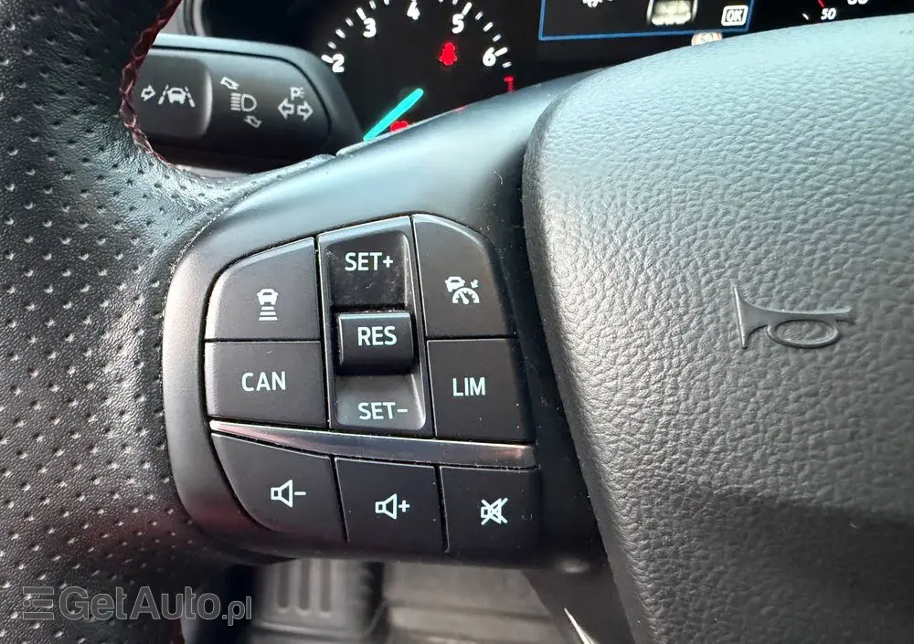 FORD Focus 1.0 EcoBoost ST-Line Red ASS