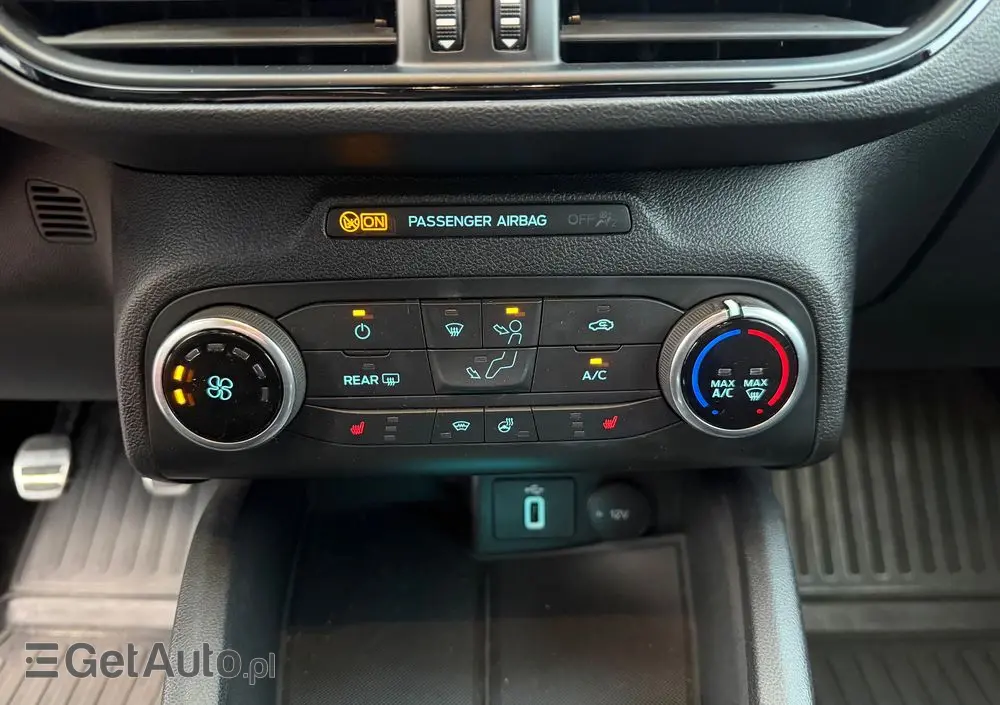 FORD Focus 1.0 EcoBoost ST-Line Red ASS