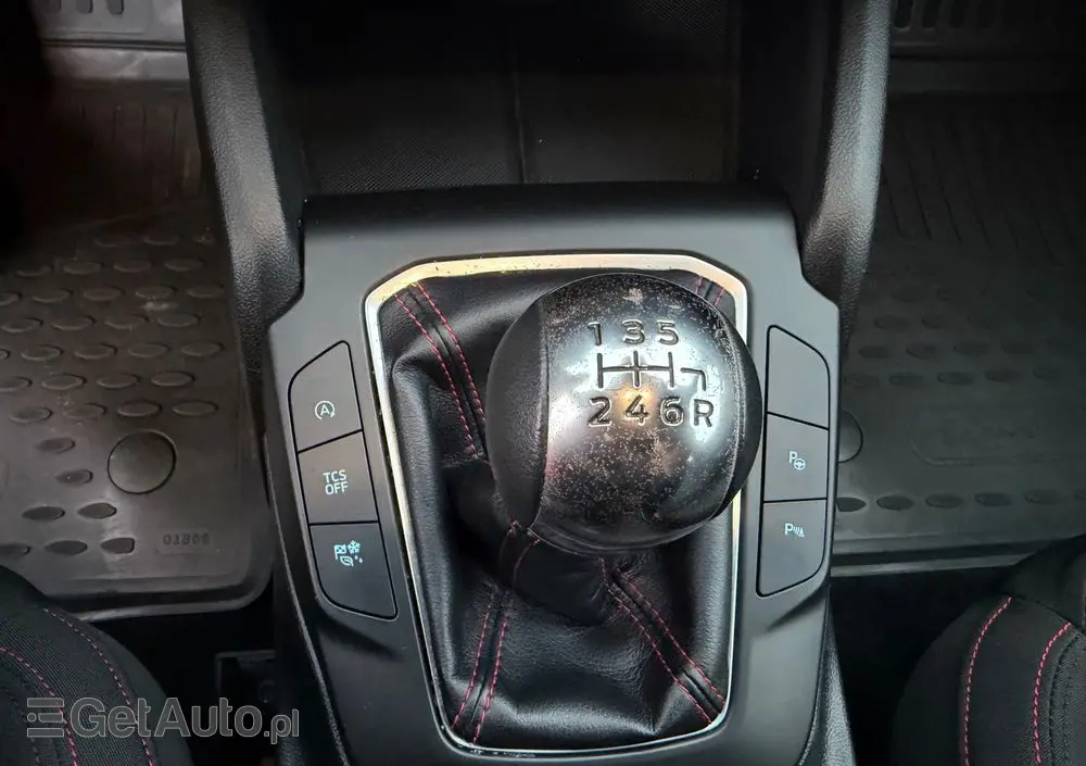 FORD Focus 1.0 EcoBoost ST-Line Red ASS