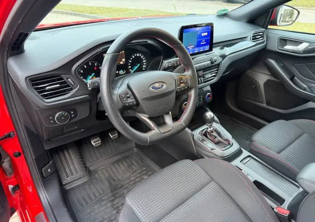 FORD Focus 1.0 EcoBoost ST-Line Red ASS