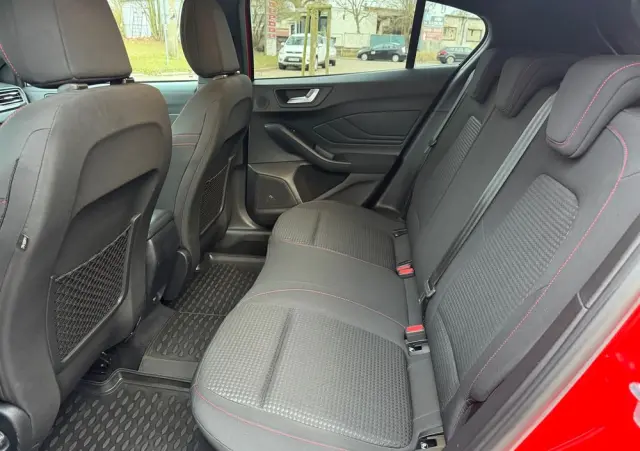FORD Focus 1.0 EcoBoost ST-Line Red ASS