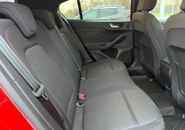 FORD Focus 1.0 EcoBoost ST-Line Red ASS