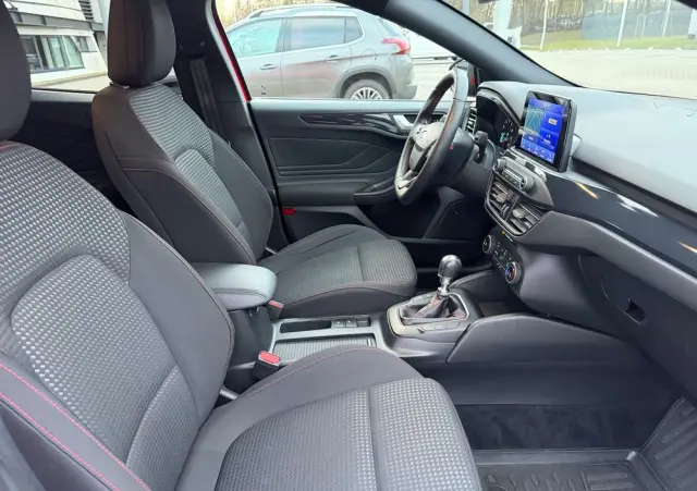 FORD Focus 1.0 EcoBoost ST-Line Red ASS