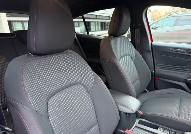 FORD Focus 1.0 EcoBoost ST-Line Red ASS