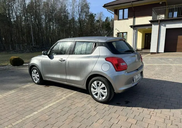SUZUKI Swift 
