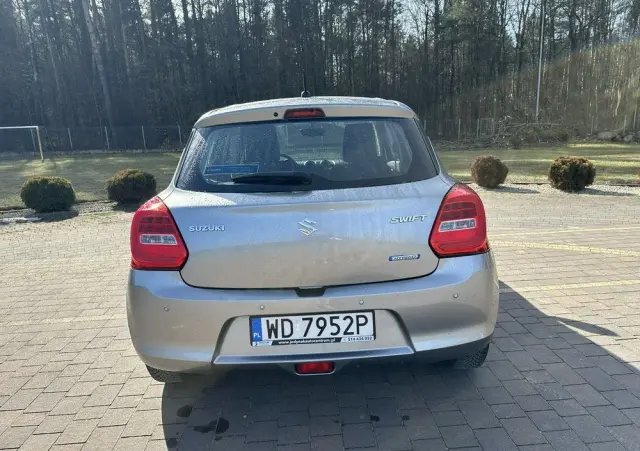 SUZUKI Swift 