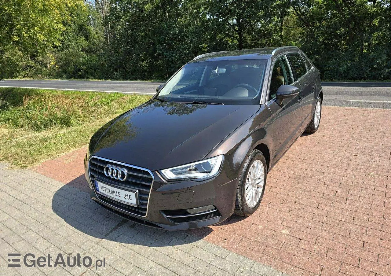 AUDI A3 1.6 TDI Sportback (clean diesel) S tronic Ambiente