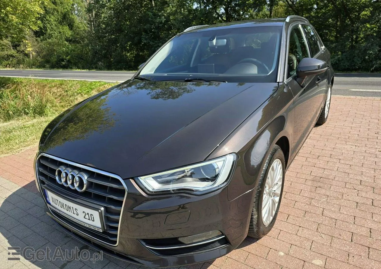 AUDI A3 1.6 TDI Sportback (clean diesel) S tronic Ambiente