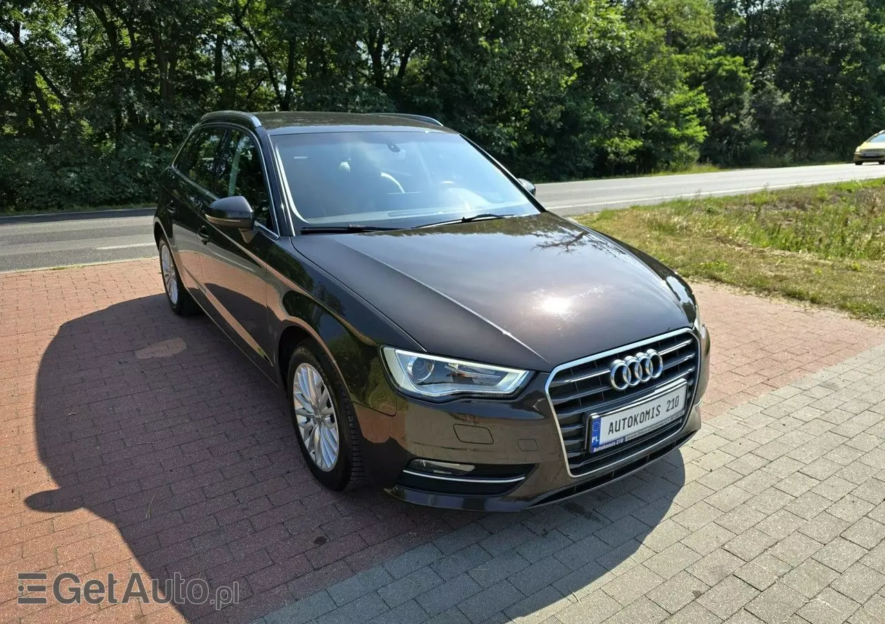 AUDI A3 1.6 TDI Sportback (clean diesel) S tronic Ambiente
