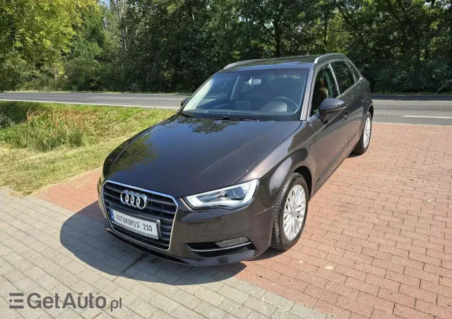 AUDI A3 1.6 TDI Sportback (clean diesel) S tronic Ambiente