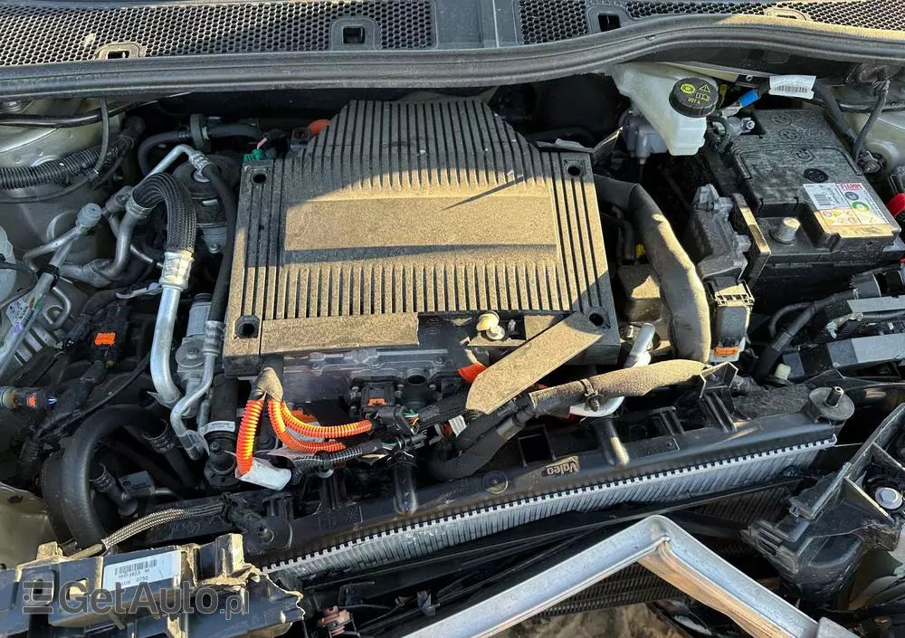 PEUGEOT 208 E-208 Allure